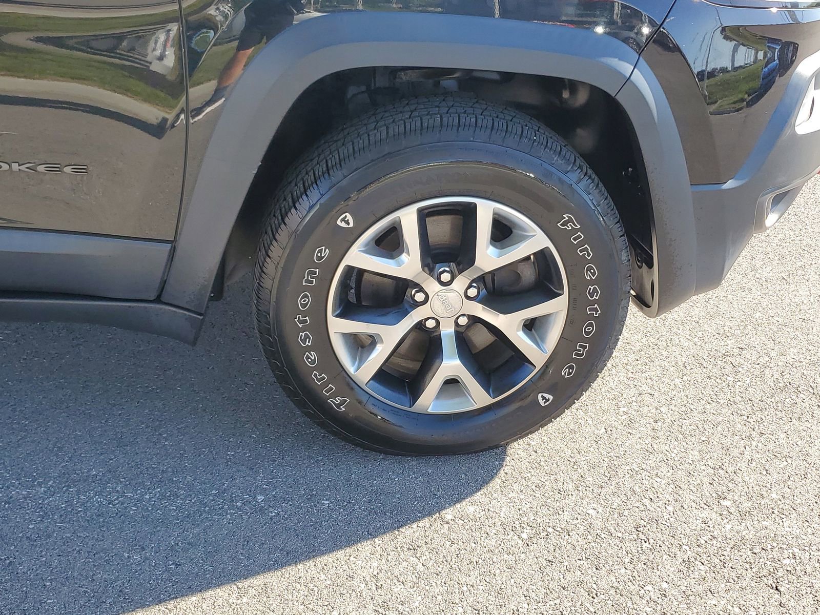 Used 2014 Jeep Cherokee Trailhawk w/ Leather Interior Group AWD/4WD image 6