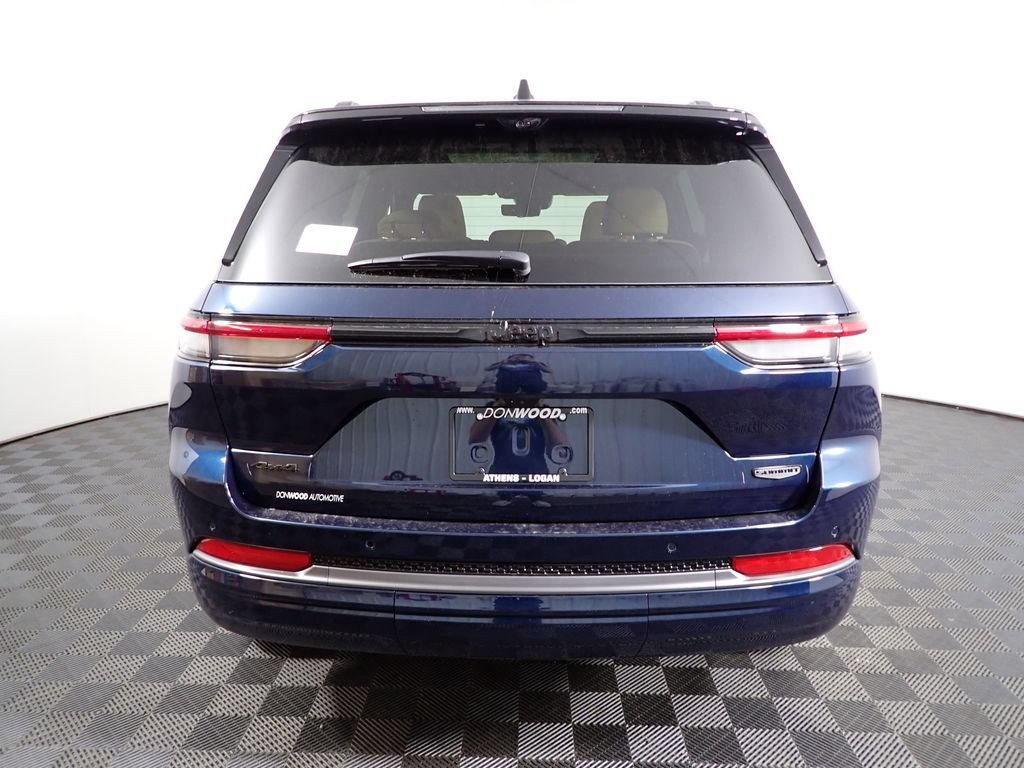 New 2026 Jeep Grand Cherokee Summit w/ Obsidian Package AWD/4WD image 15