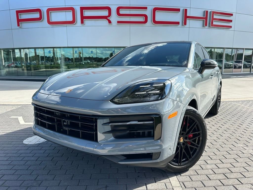 Used 2025 Porsche Cayenne S image 1