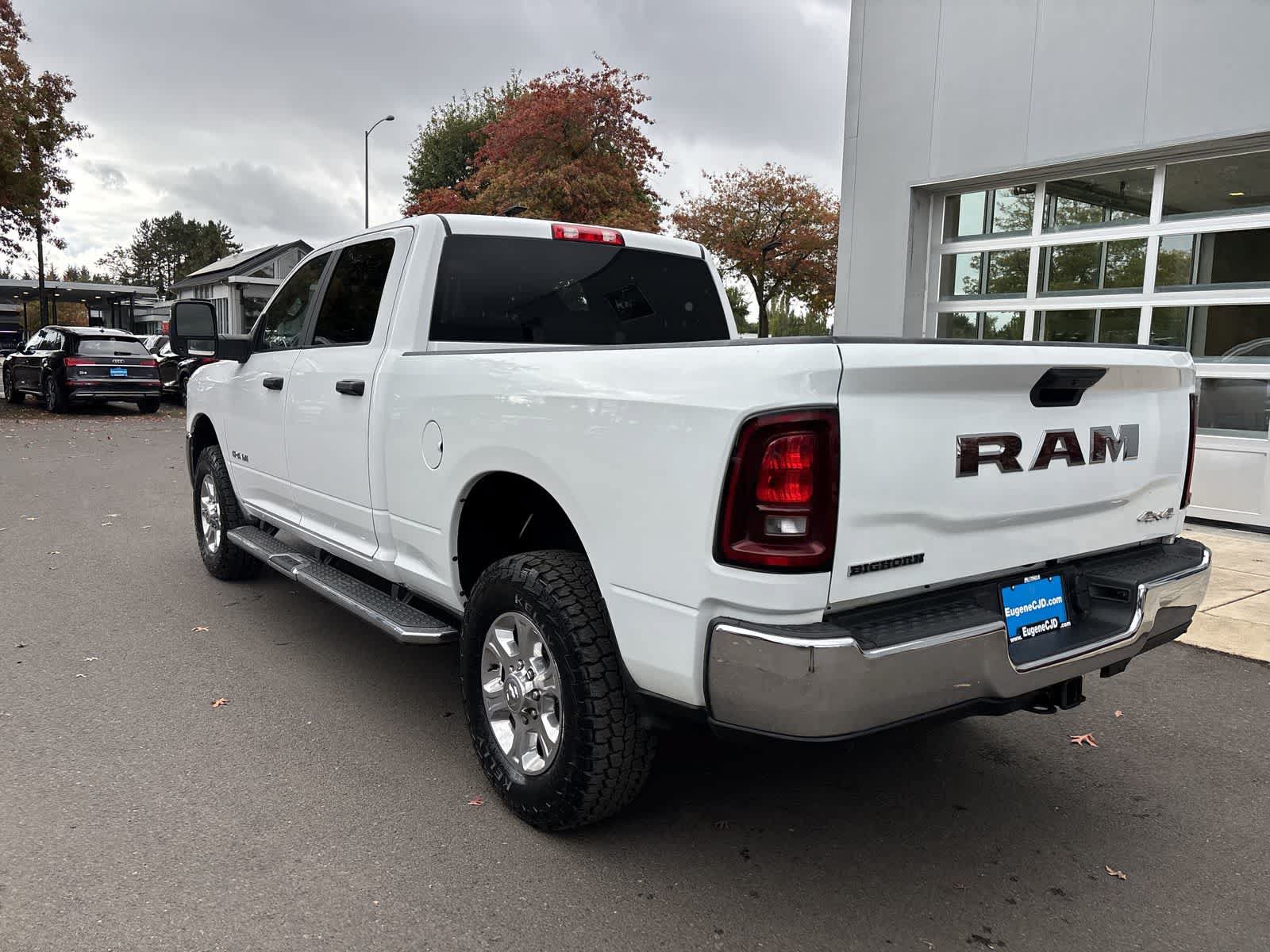 Used 2025 RAM 2500 Big Horn AWD/4WD image 3