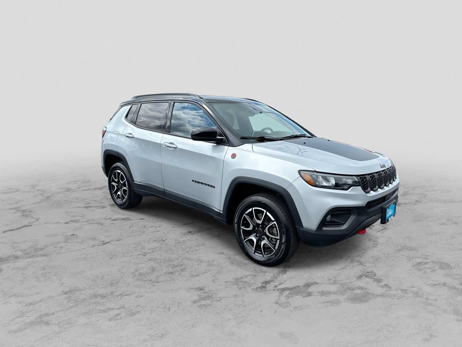 Certified 2025 Jeep Compass Trailhawk AWD/4WD image 2
