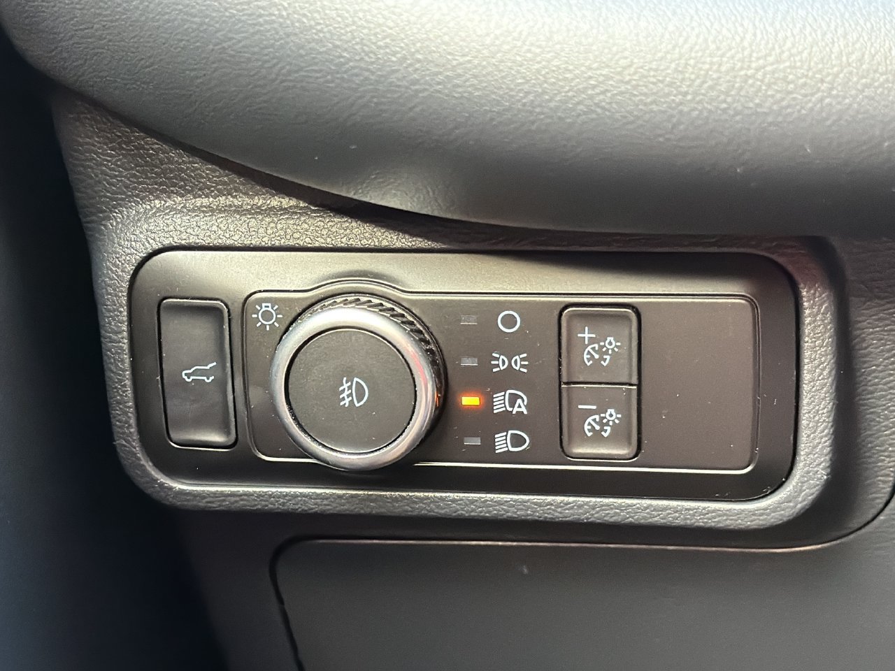 Used 2025 Ford Explorer ST-Line AWD/4WD image 14
