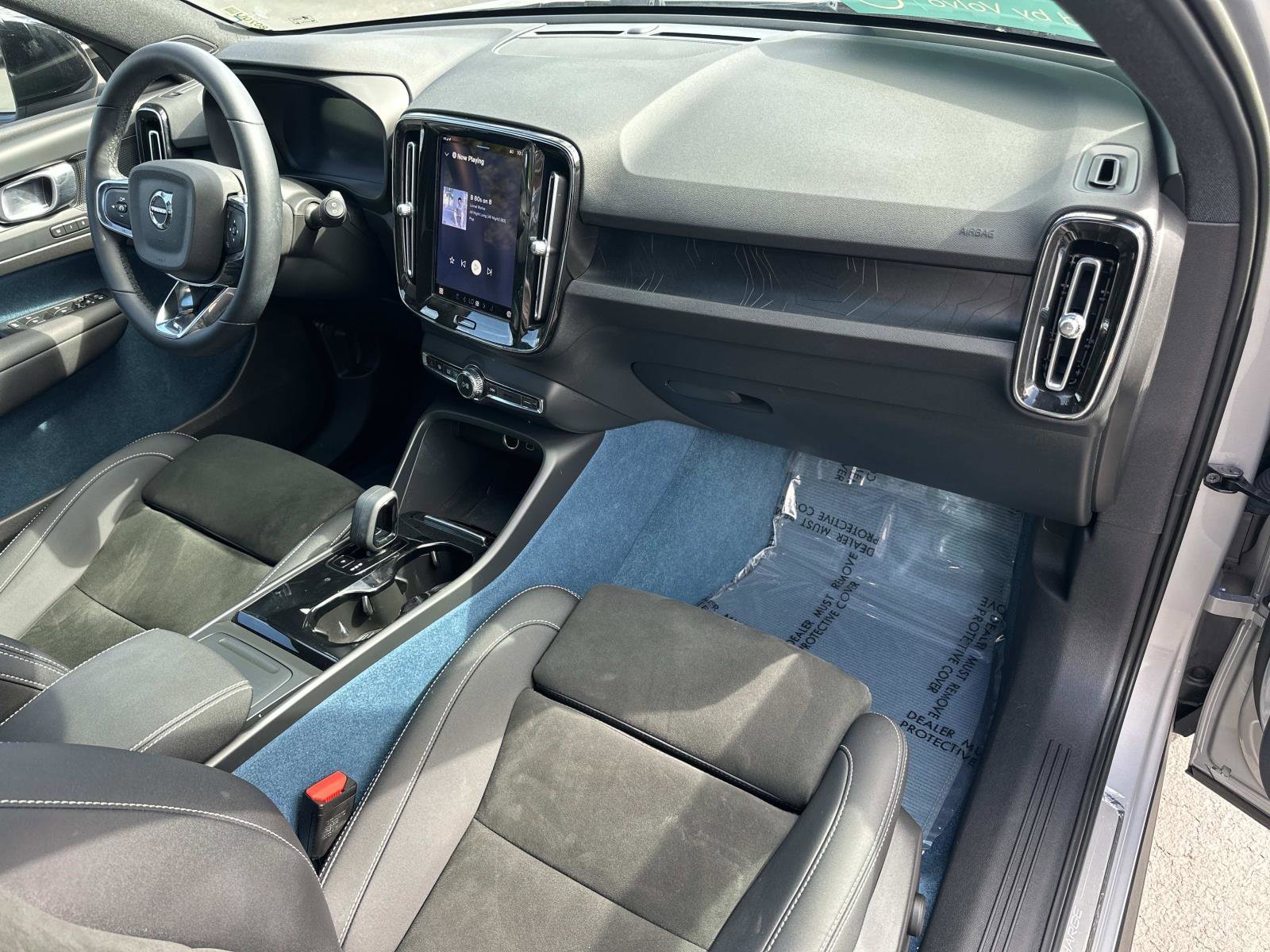 Certified 2023 Volvo XC40 Recharge Plus image 26