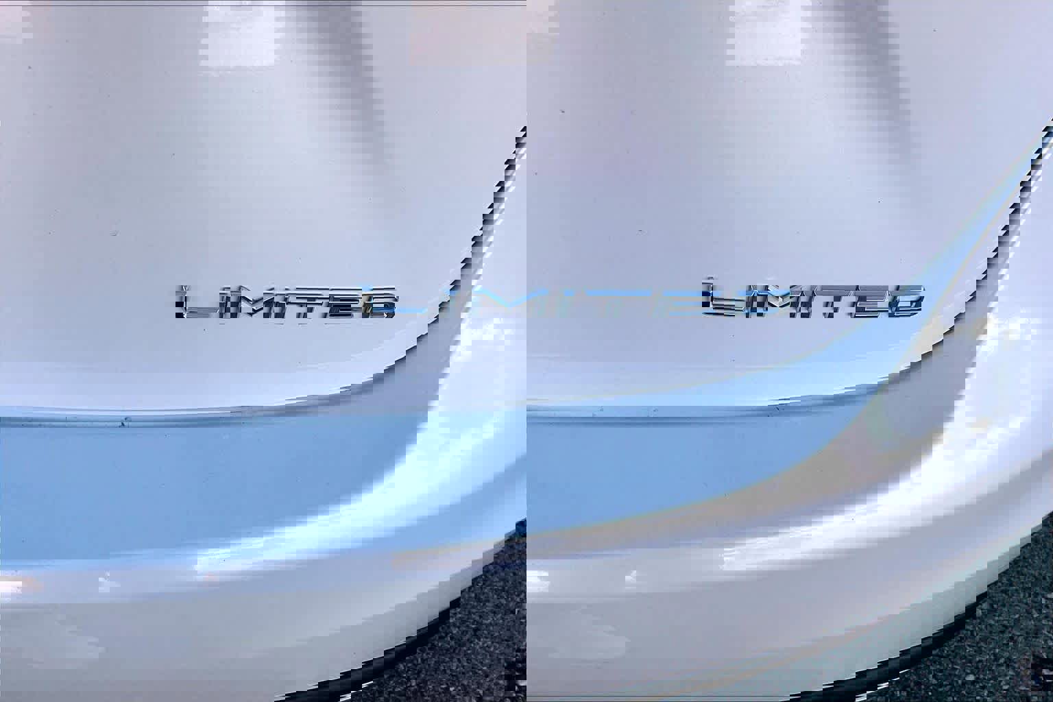 Used 2018 Toyota Avalon Limited image 9