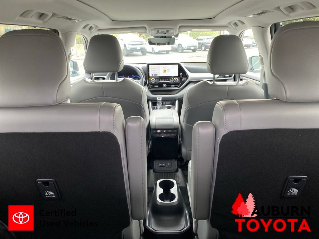 Certified 2024 Toyota Highlander Platinum AWD/4WD image 15