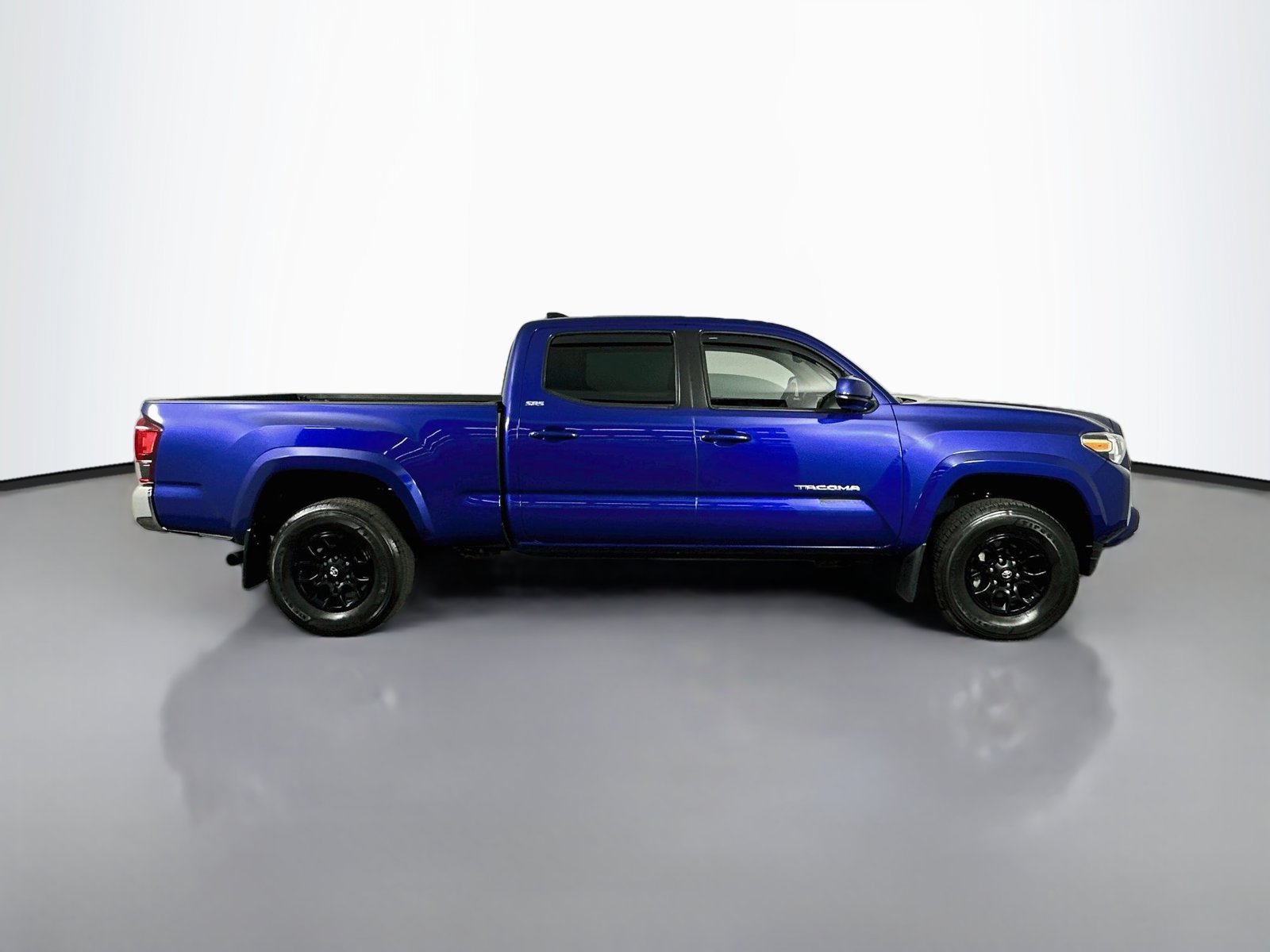 Certified 2022 Toyota Tacoma SR5 AWD/4WD image 8