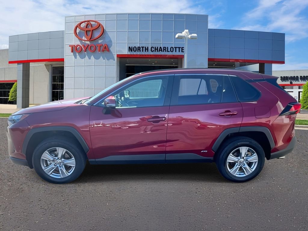 Used 2025 Toyota RAV4 XLE image 6