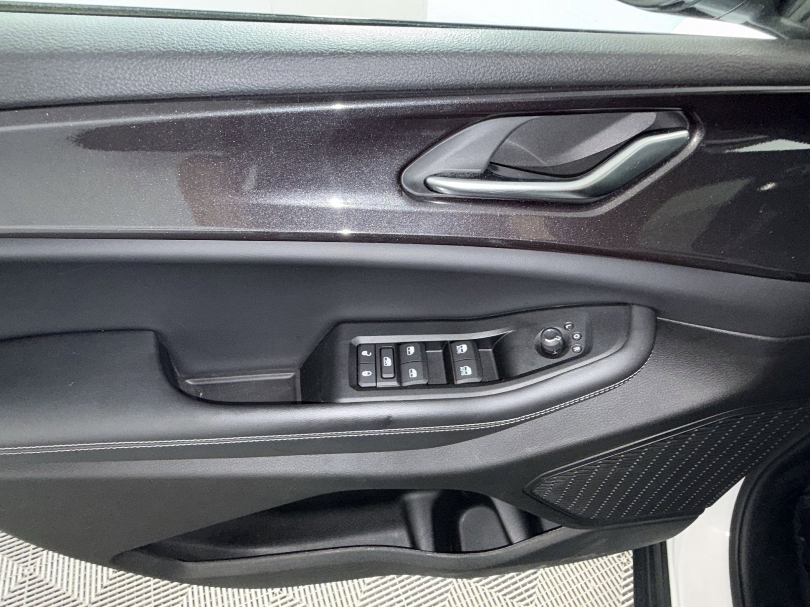 Used 2023 Jeep Grand Cherokee Altitude image 15