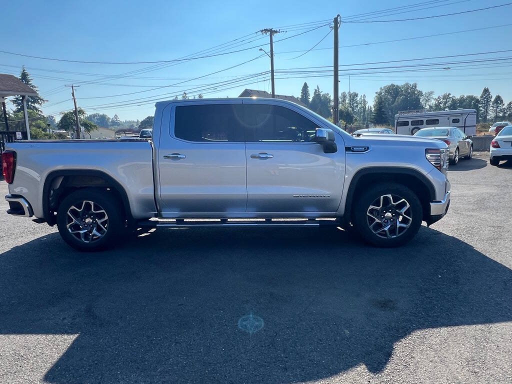 Used 2022 GMC Sierra 1500 SLT w/ SLT Premium Plus Package AWD/4WD image 17