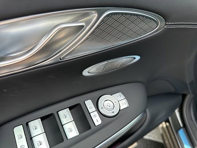 Used 2025 Genesis GV70 3.5T Sport w/ Sport Advanced Package image 32