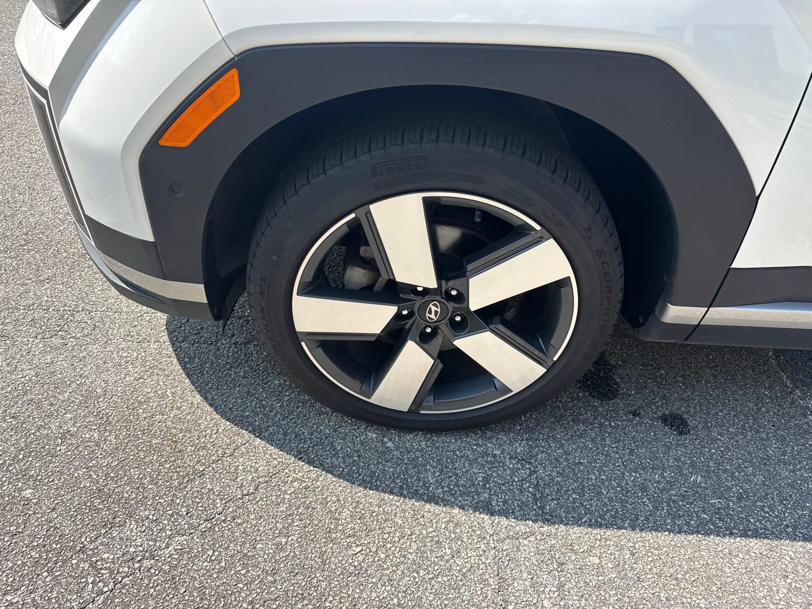 Used 2024 Hyundai Santa Fe Limited AWD/4WD image 11