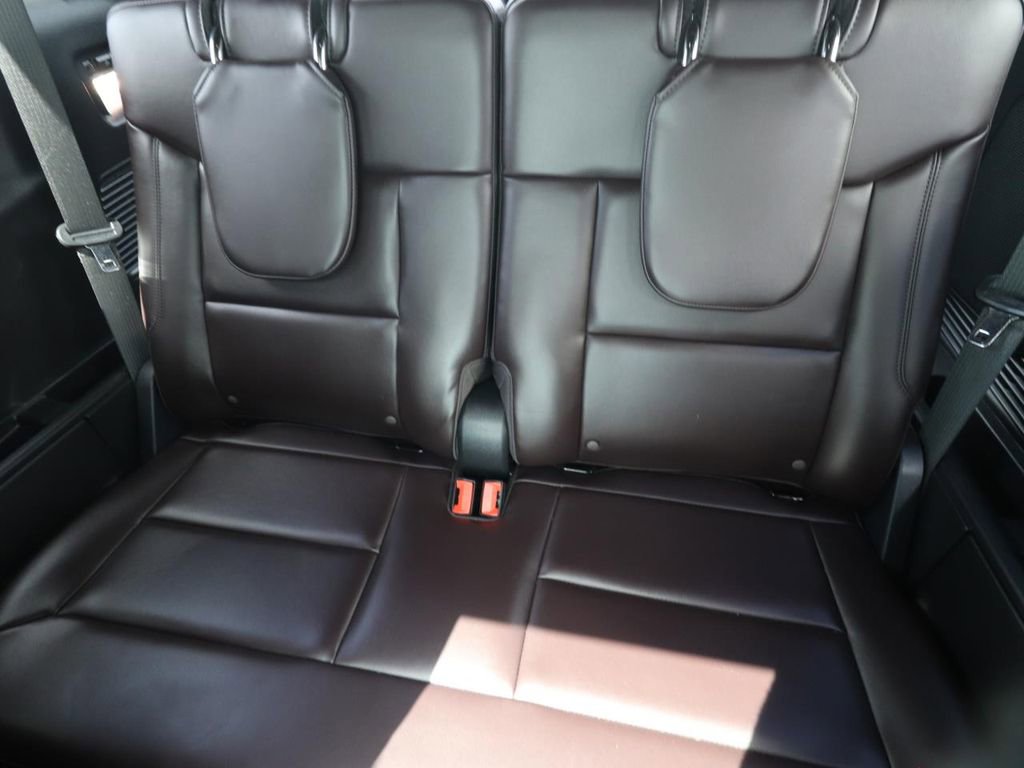 Certified 2025 Ford Explorer Platinum RWD image 15