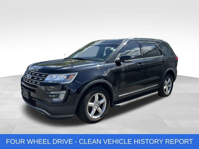 Used 2017 Ford Explorer XLT AWD/4WD image 3