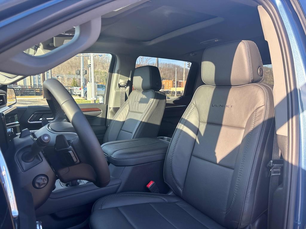 New 2026 GMC Sierra 1500 Denali image 9