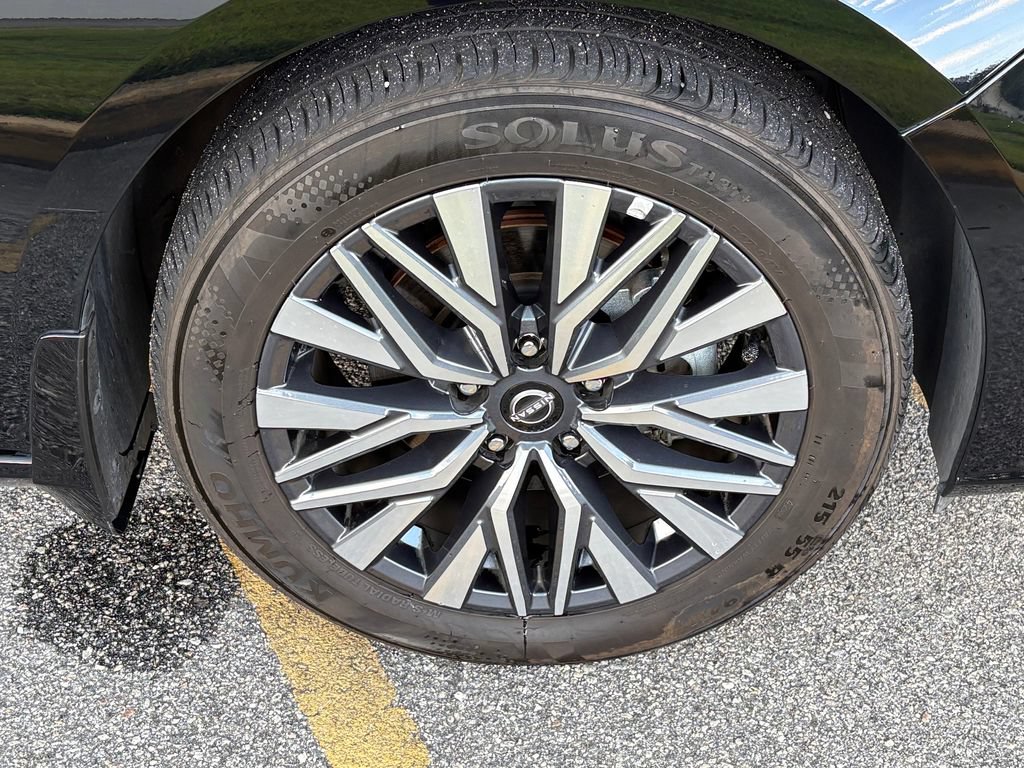 Used 2025 Nissan Altima 2.5 SV FWD image 30