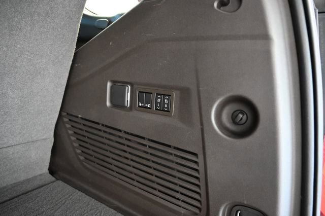 Used 2022 GMC Yukon Denali AWD/4WD image 30