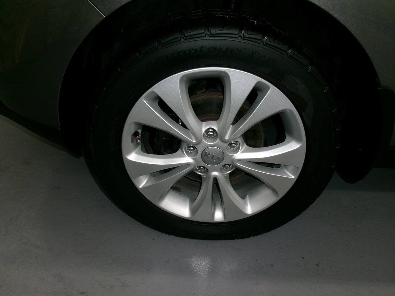 Used 2014 Kia Soul + FWD image 15