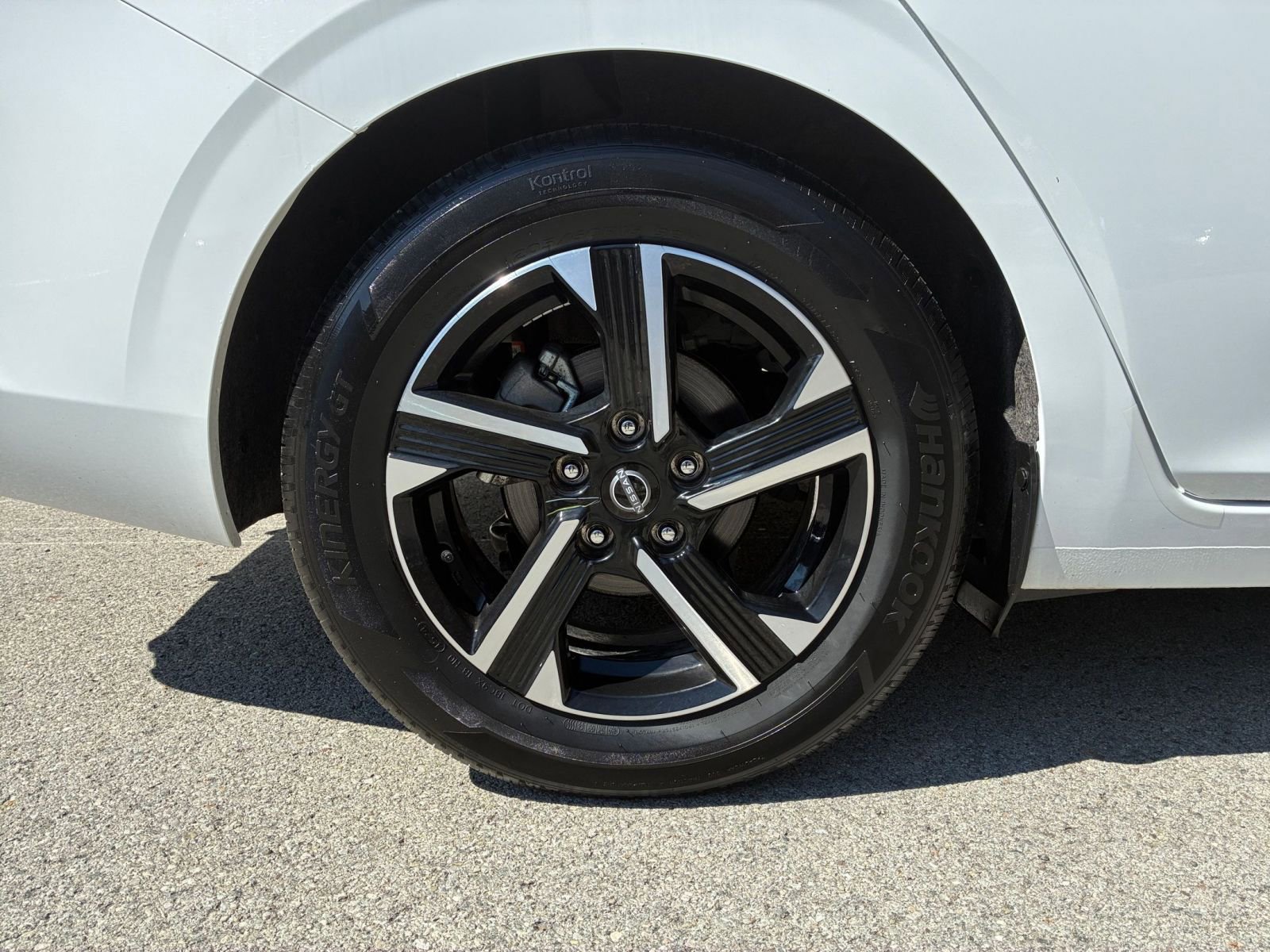 Used 2025 Nissan Sentra SV FWD image 29