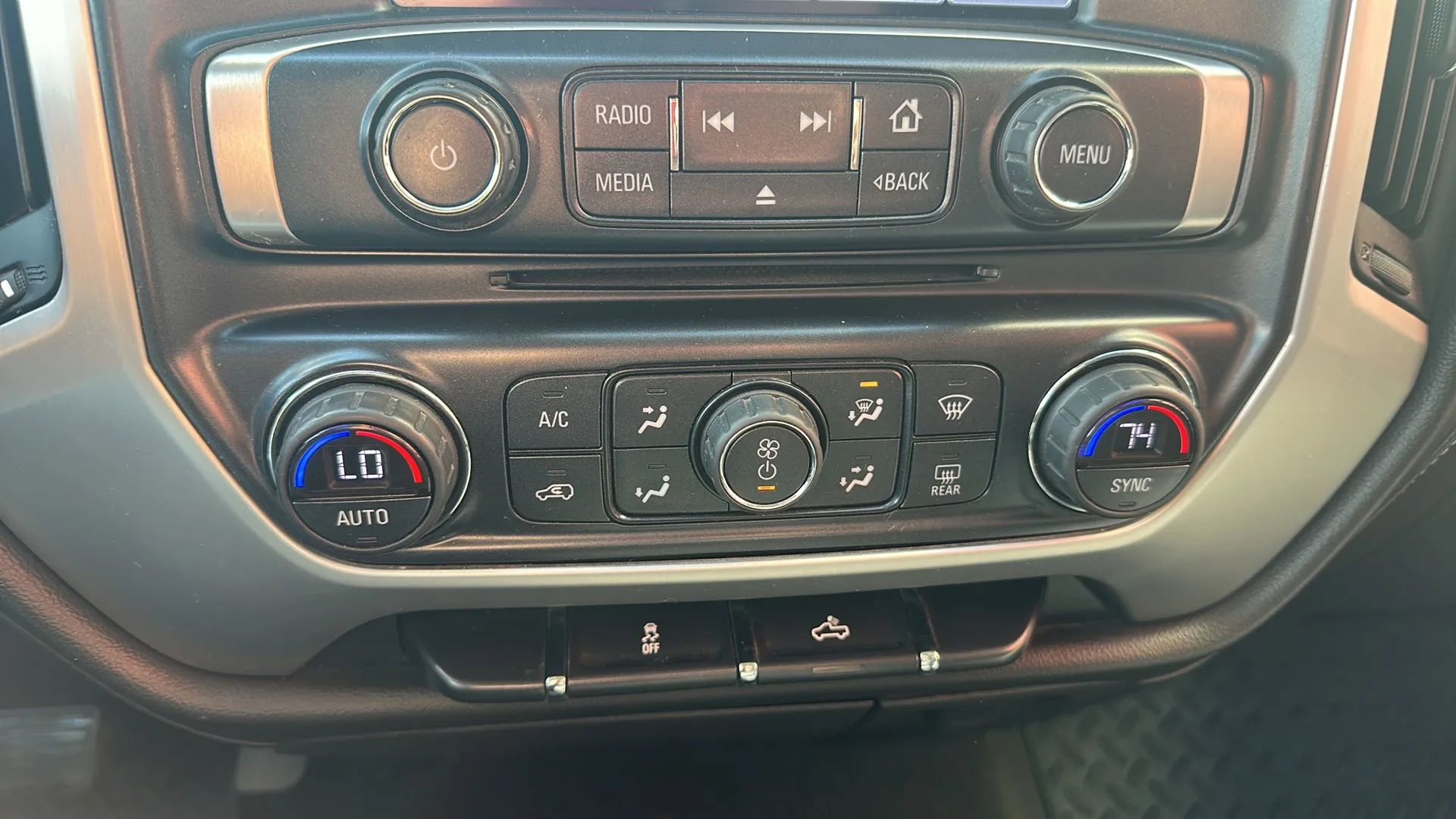 Used 2017 GMC Sierra 1500 SLE w/ SLE Value Package image 21