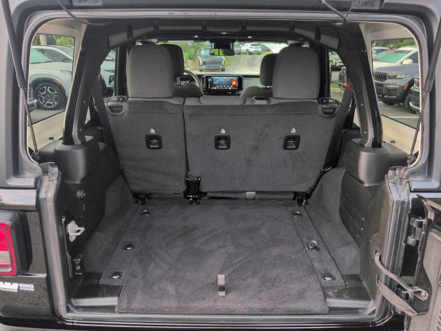 Used 2024 Jeep Wrangler Unlimited Sport AWD/4WD image 13