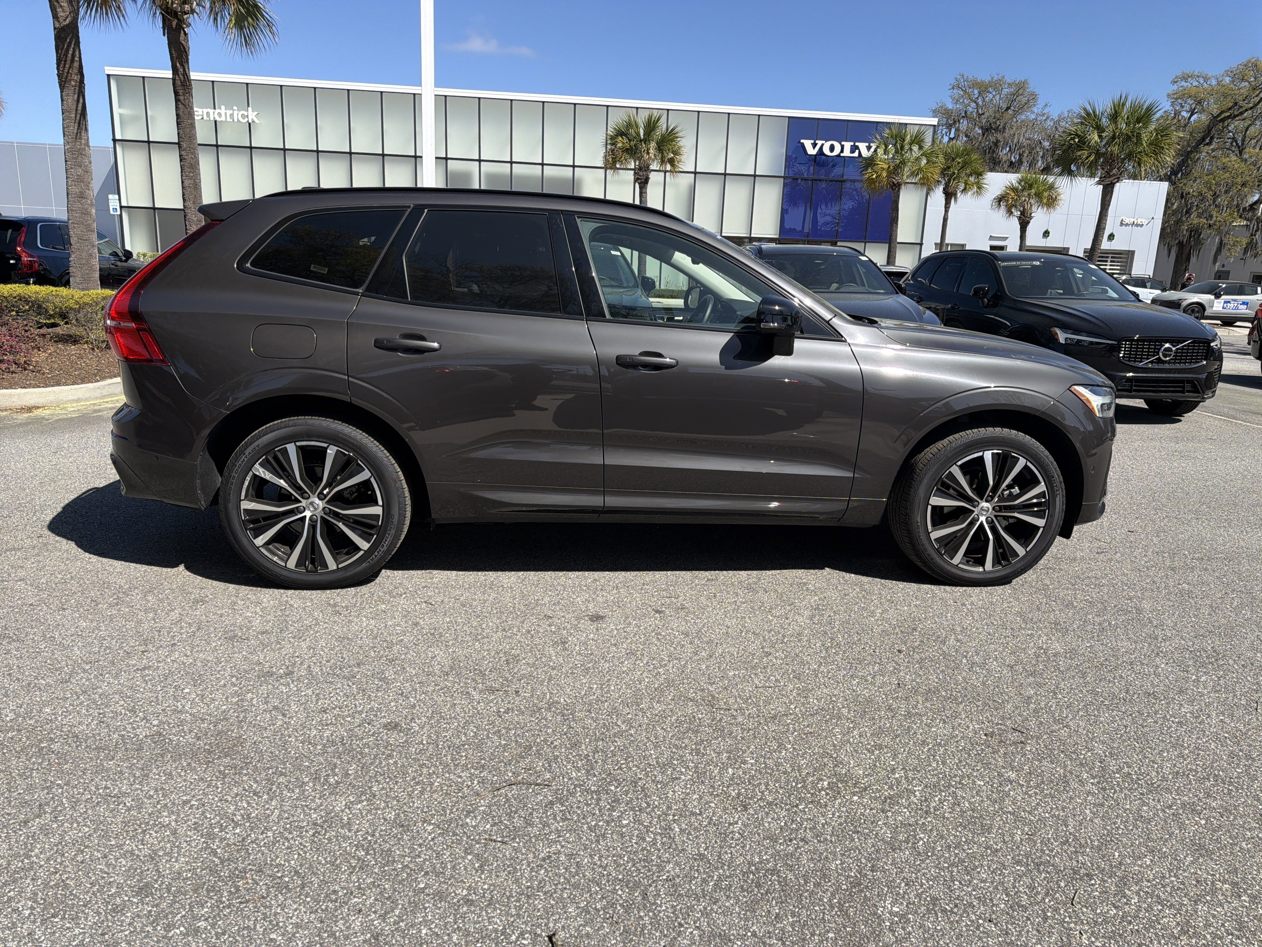 Certified 2025 Volvo XC60 B5 Plus image 12