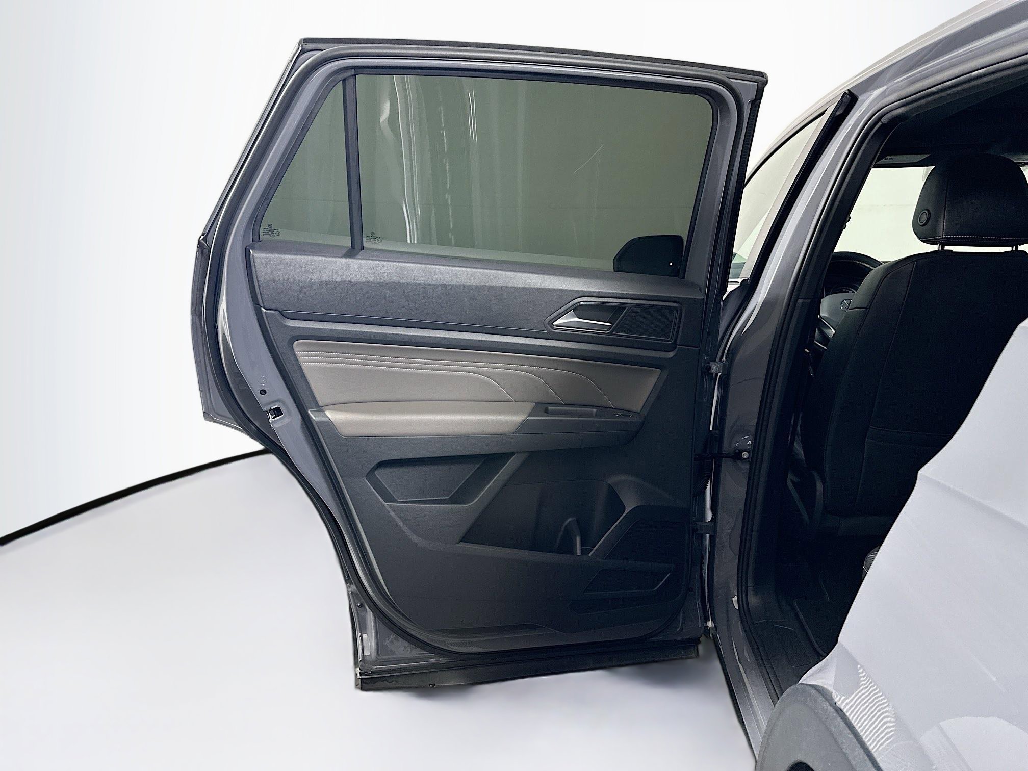 Used 2021 Volkswagen Atlas Cross Sport SE w/ Panoramic Sunroof Package image 26