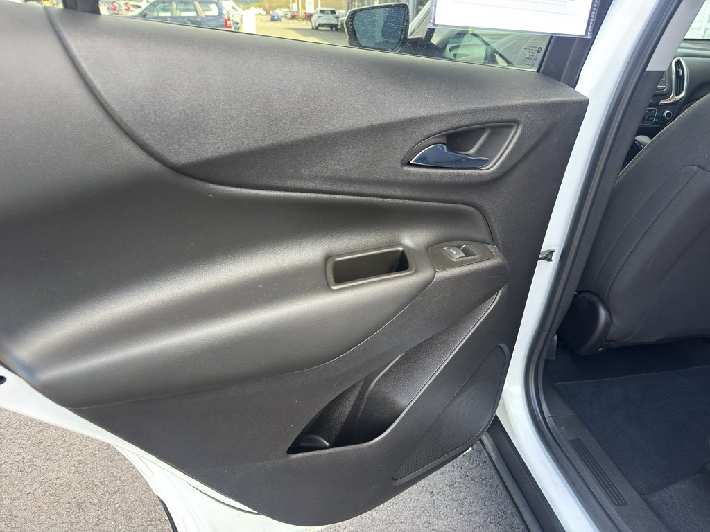 Used 2023 Chevrolet Equinox LT image 9