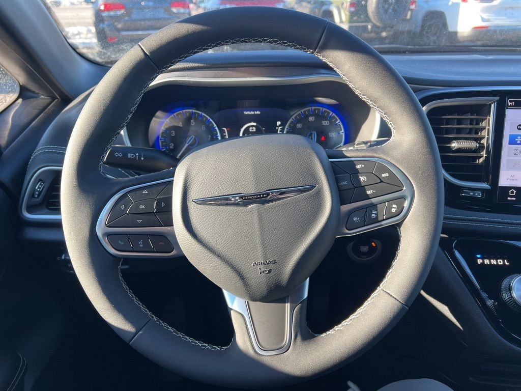 New 2026 Chrysler Pacifica Select FWD image 23