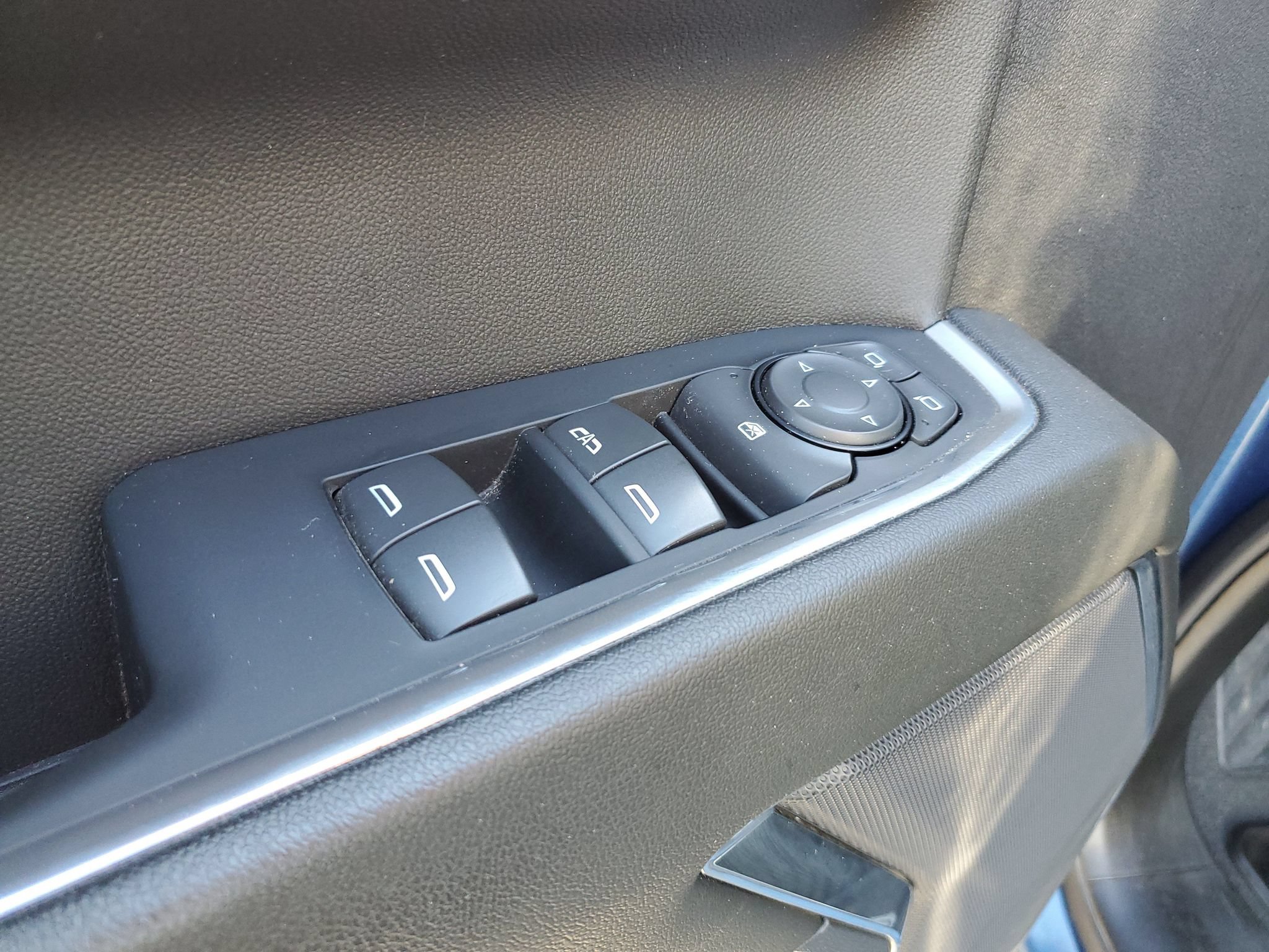Used 2024 Chevrolet Silverado 1500 LT AWD/4WD image 13