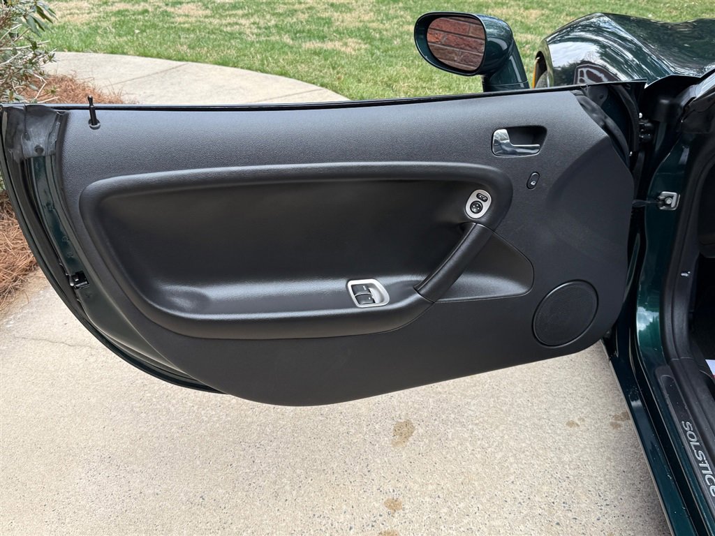 Used 2008 Pontiac Solstice GXP w/ Premium Package image 42