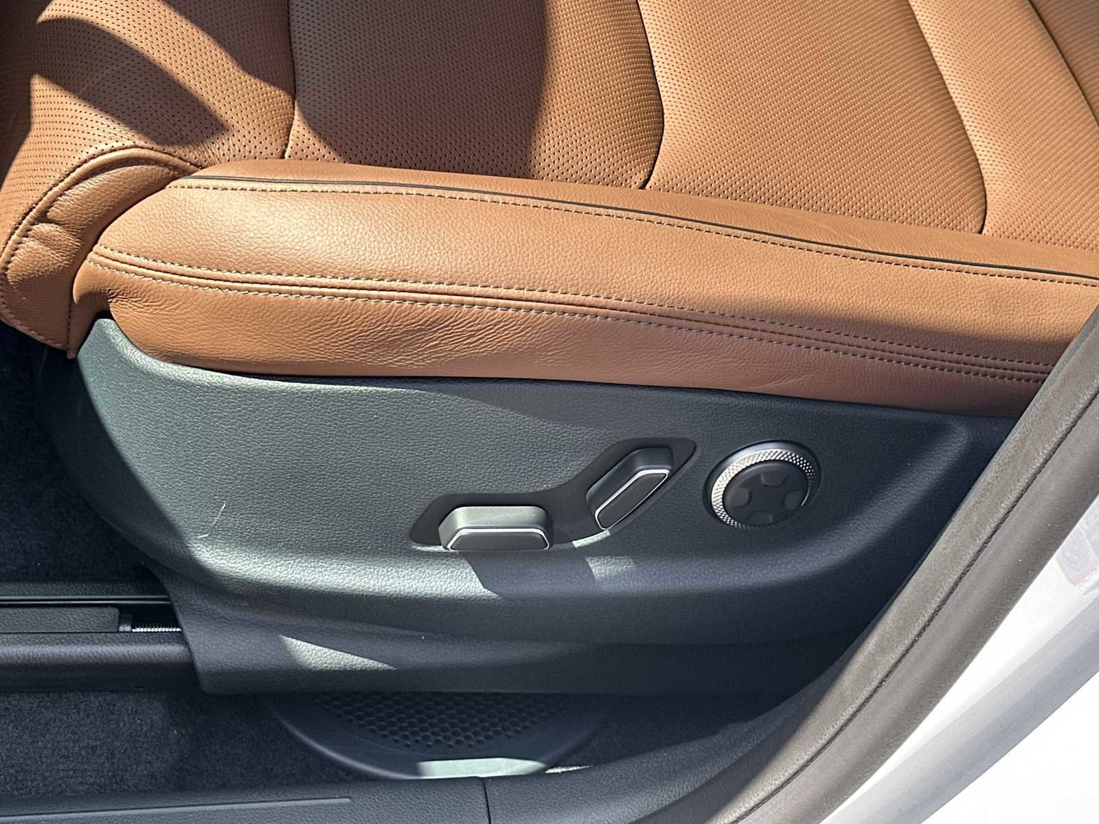 New 2026 Genesis GV70 2.5T Advanced w/ G1 Accessory Package image 13