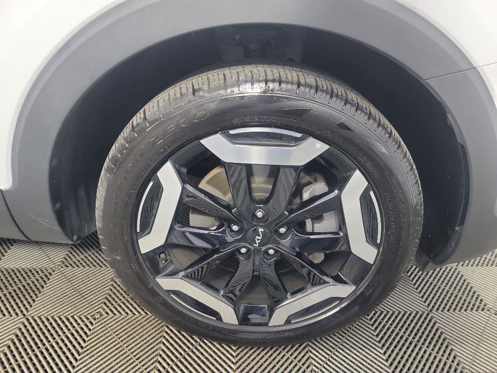 Certified 2023 Kia Telluride EX image 3