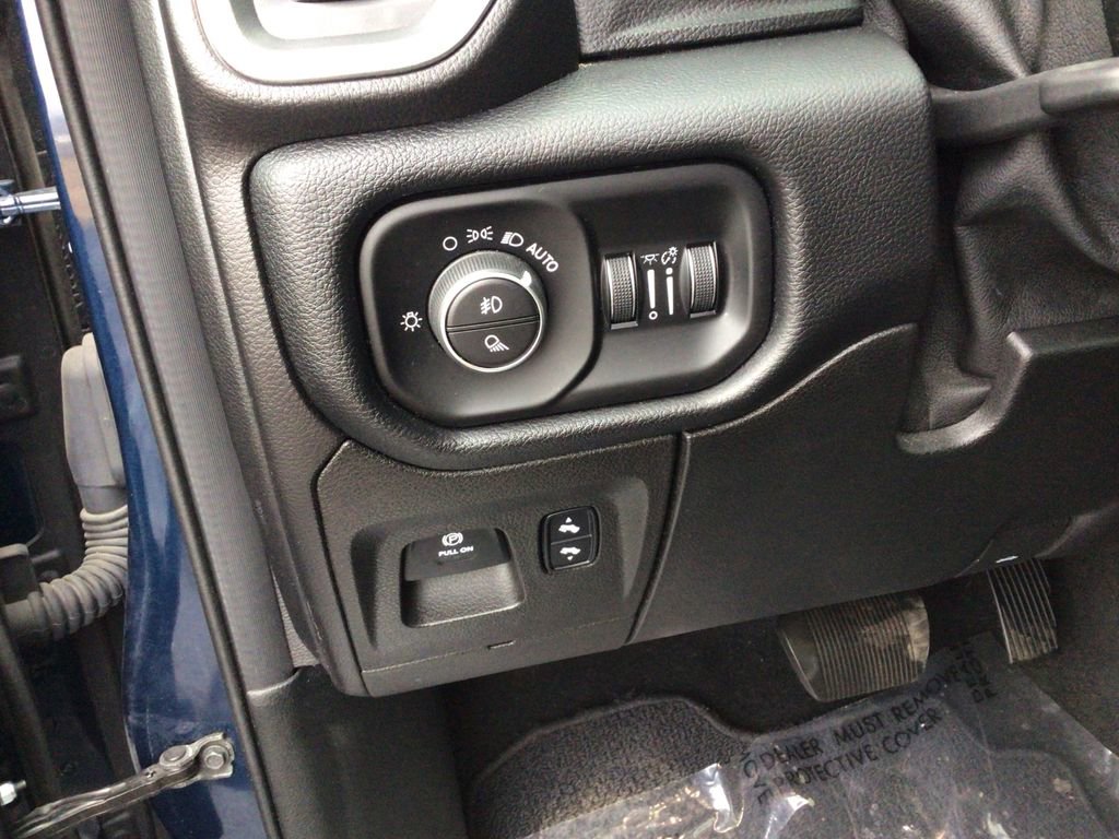 Used 2019 RAM 1500 Laramie image 17