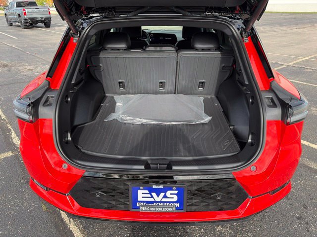 Used 2026 Chevrolet Equinox EV RS w/ Active Safety Package 3 AWD/4WD image 17