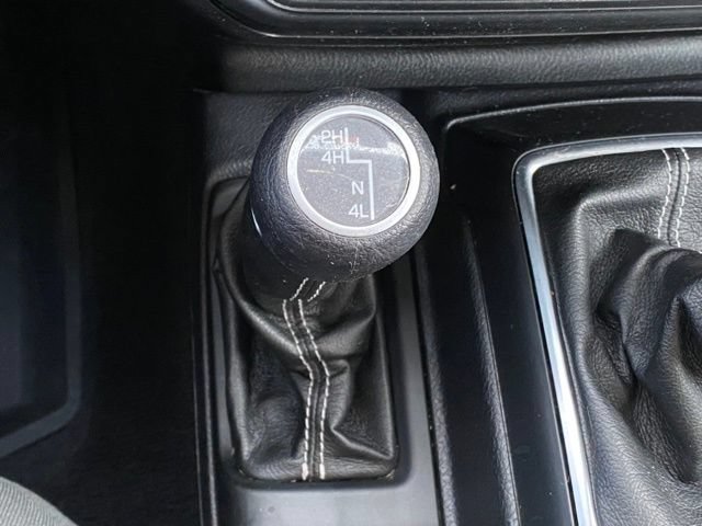 Used 2020 Jeep Wrangler Unlimited Sahara w/ Cold Weather Group AWD/4WD image 21
