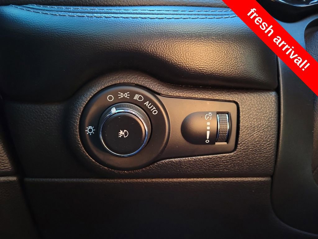 Certified 2021 Dodge Durango SXT image 24