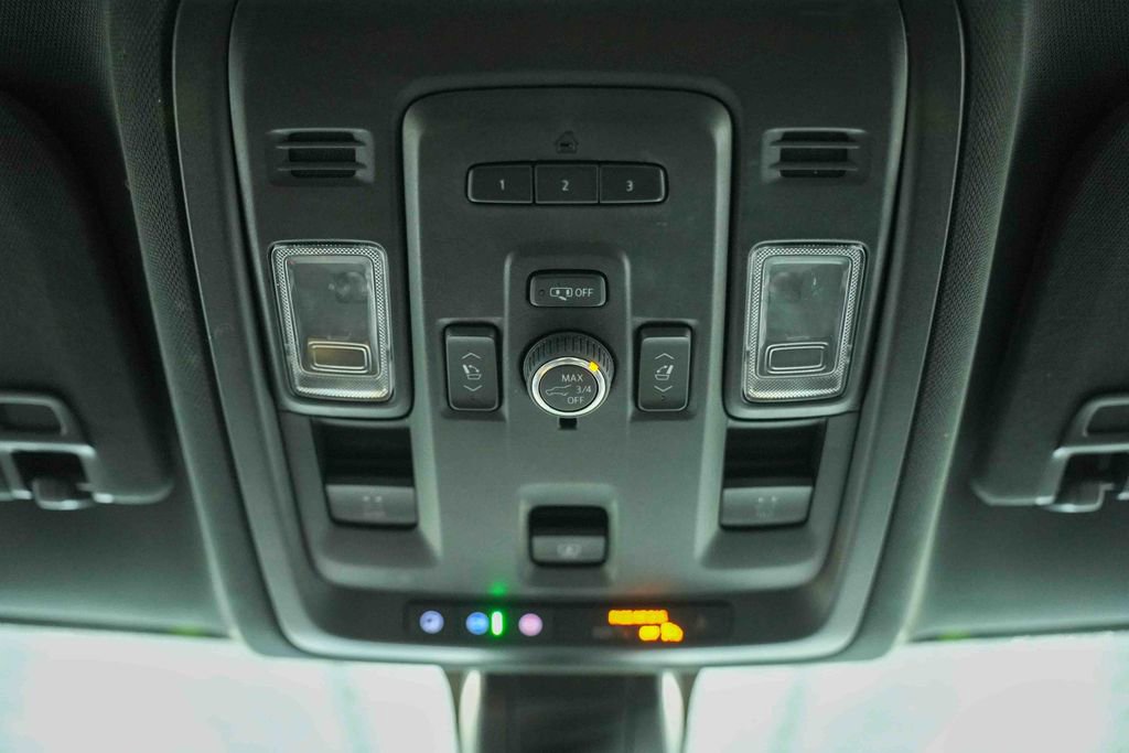 Used 2022 GMC Yukon AT4 image 36