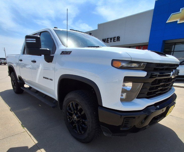 Used 2025 Chevrolet Silverado 2500 Custom w/ Custom Value Package AWD/4WD image 2