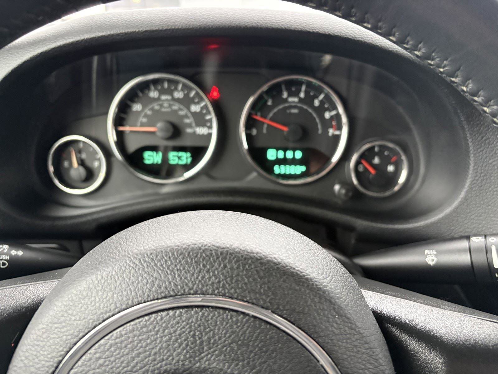 Used 2018 Jeep Wrangler Unlimited Rubicon w/ Connectivity Group image 18