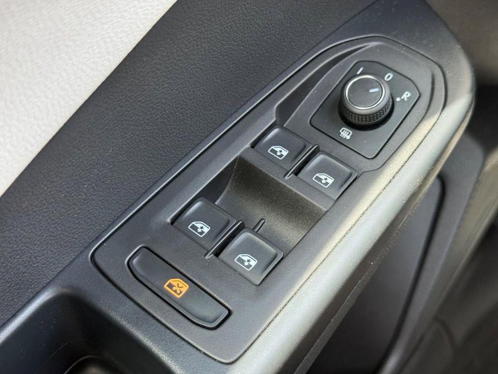Certified 2025 Volkswagen Taos S image 21