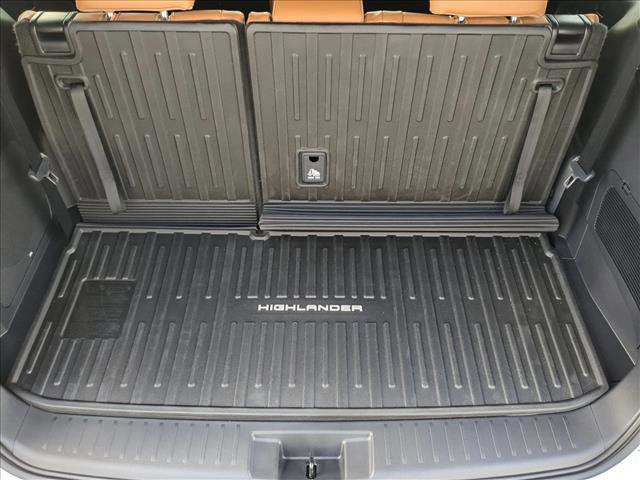 New 2026 Toyota Highlander Platinum image 6