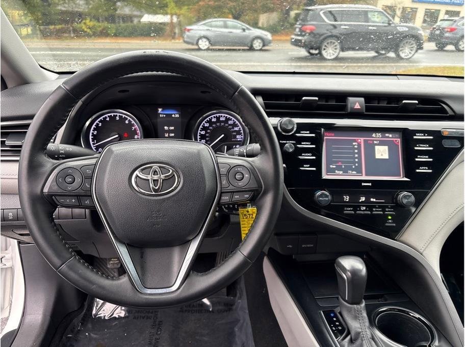 Used 2020 Toyota Camry SE image 12