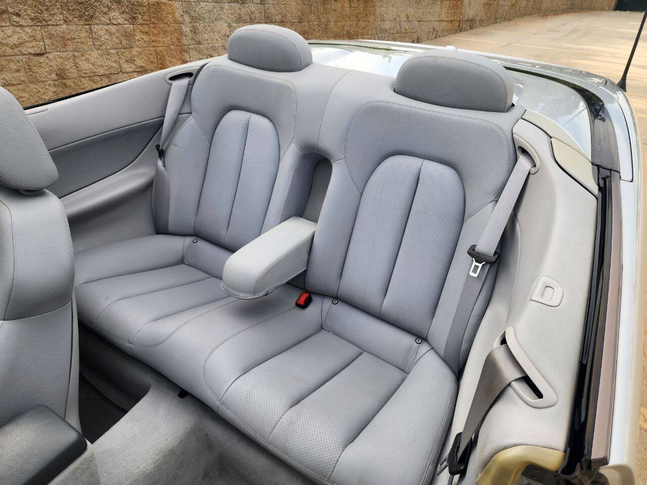 Used 2003 Mercedes-Benz CLK 320 Cabriolet image 31