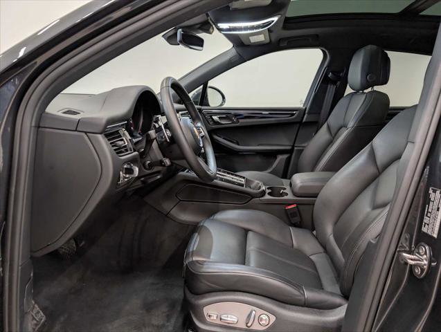 Used 2024 Porsche Macan AWD/4WD image 22