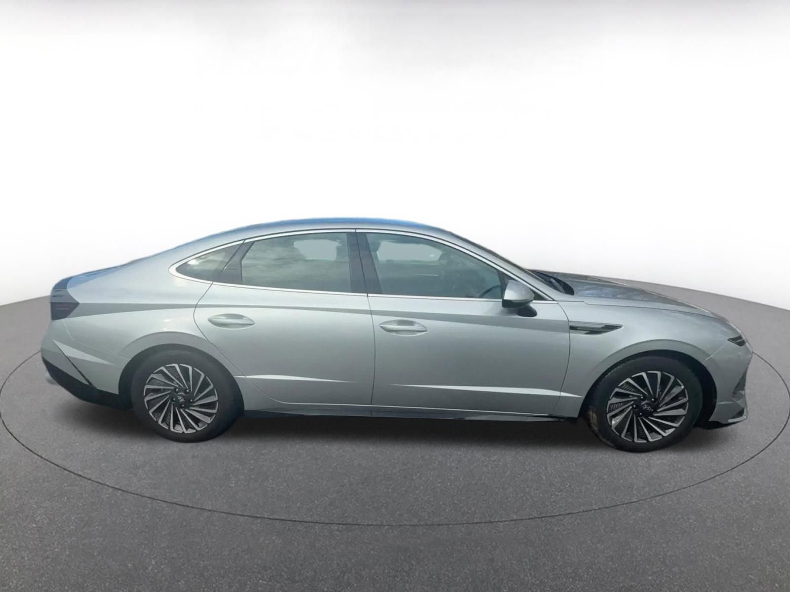 Used 2025 Hyundai Sonata SEL FWD image 16