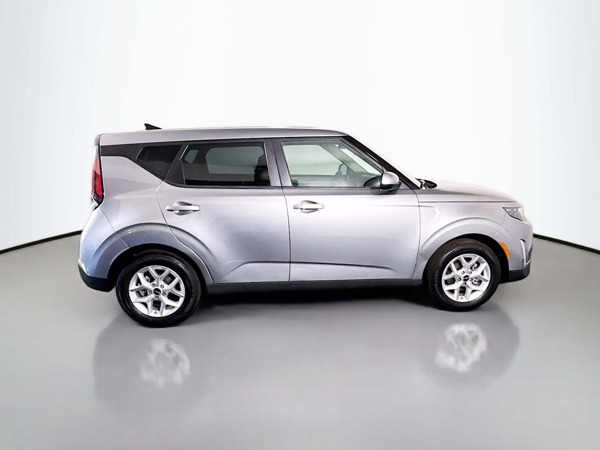 Used 2025 Kia Soul LX w/ LX Technology Package image 11
