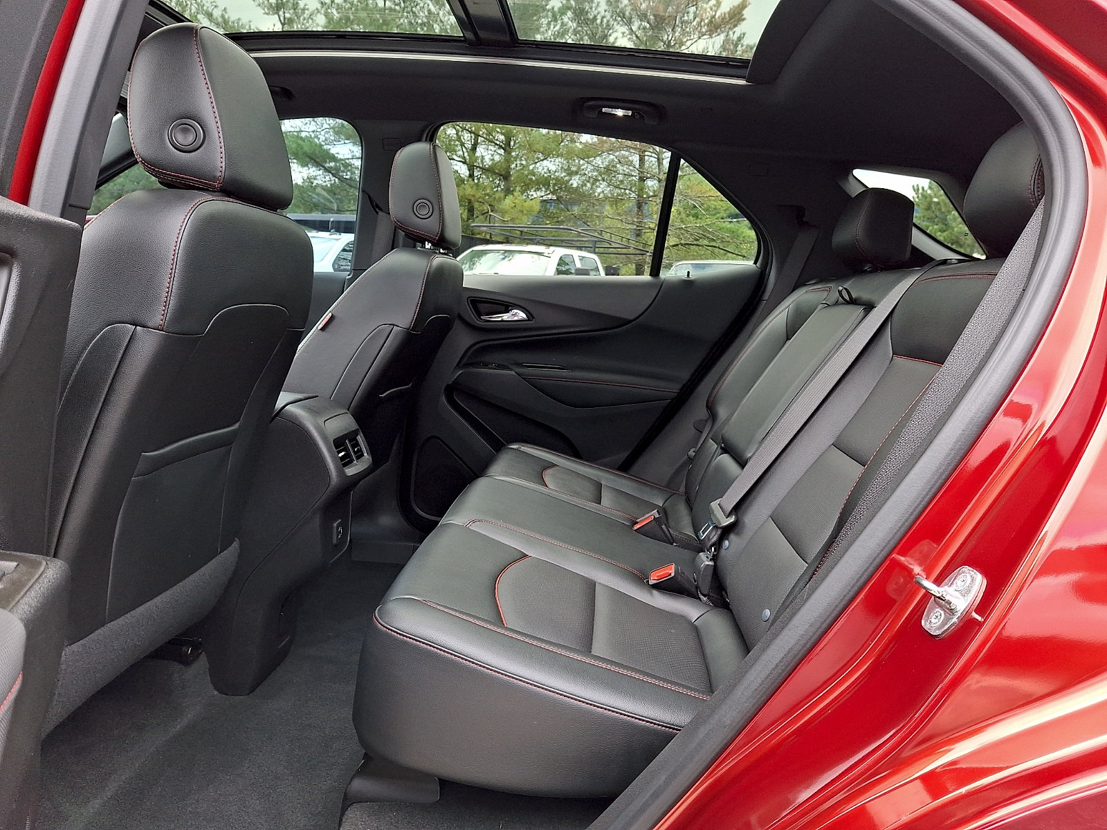 Certified 2023 Chevrolet Equinox RS w/ RS Leather Package AWD/4WD image 10