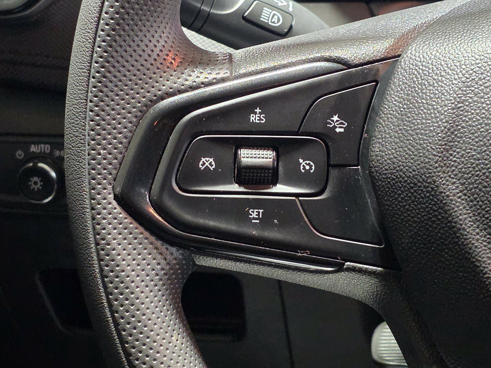 Used 2024 Chevrolet TrailBlazer LT FWD image 31
