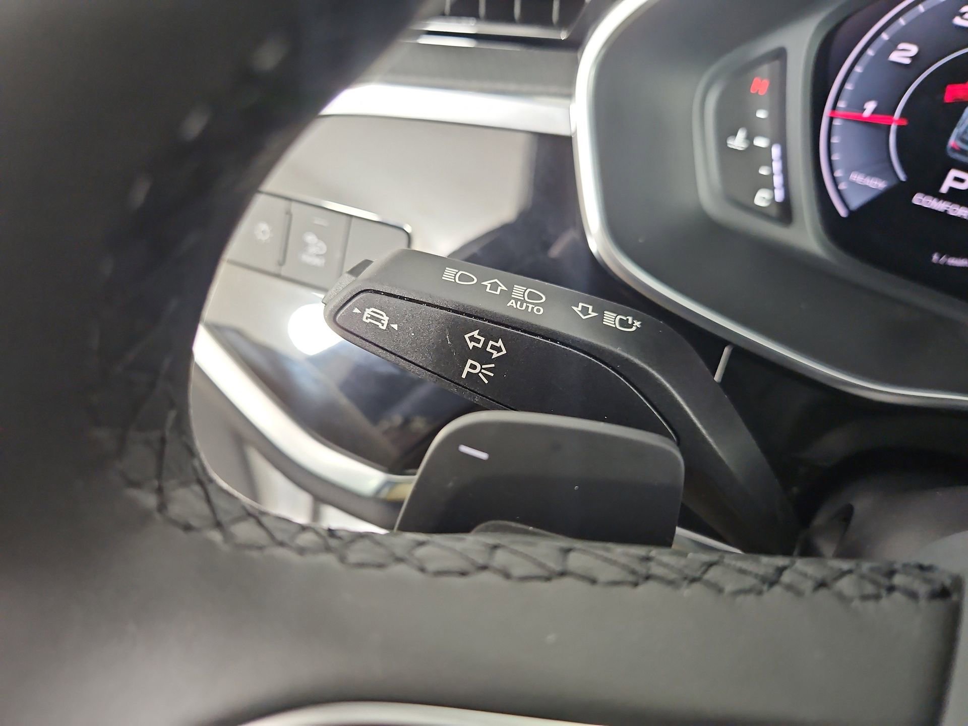 Certified 2025 Audi Q3 2.0T Premium Plus w/ Premium Plus Package image 29