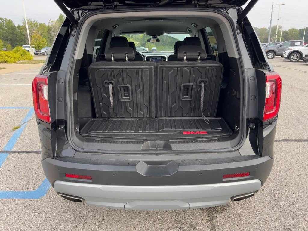 Used 2023 GMC Acadia SLE w/ Driver Convenience Package FWD image 5